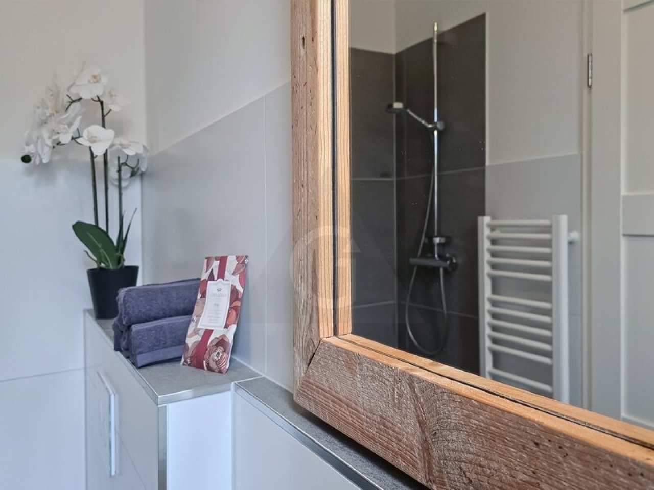 Gäste WC/Dusche im EG Gäste WC/Dusche im EG